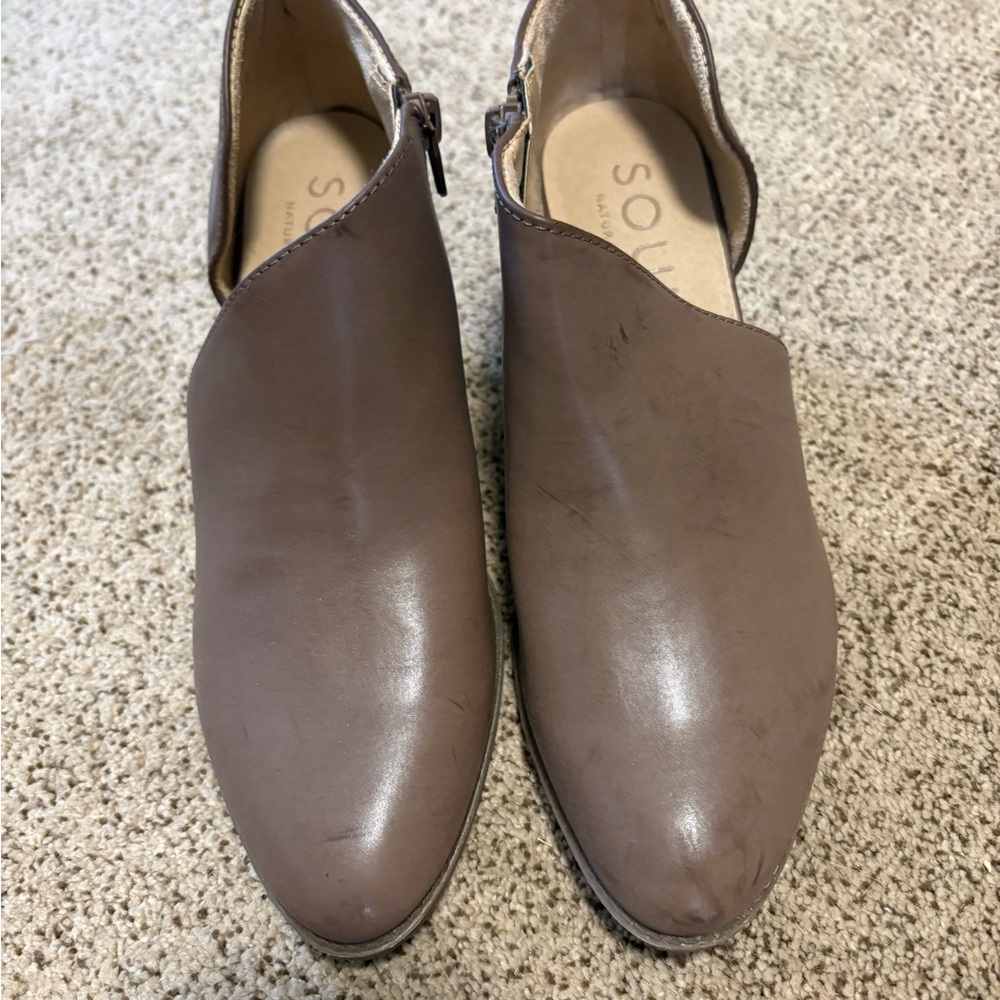 Naturalizer Women's Taupe Leather Heels